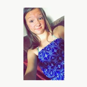 Meet your Posher, Layla